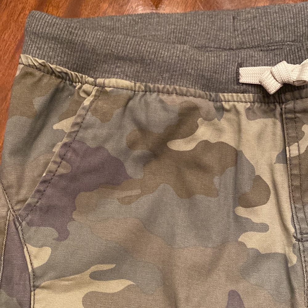 NWT Cart & Jack cotton camo jogger.  Size large 12/14. - Picture 11 of 11